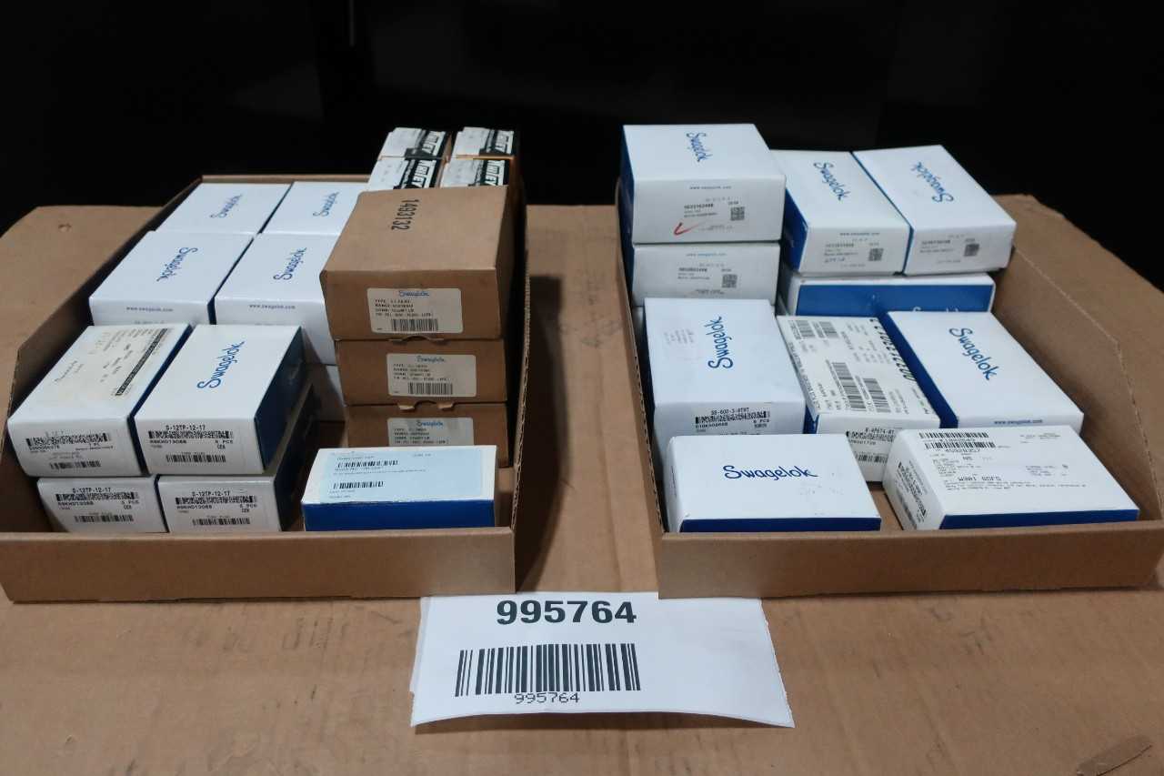 LOT OF ASSORTED SWAGELOK FITTINGS - PROCESS EQUIPMENT