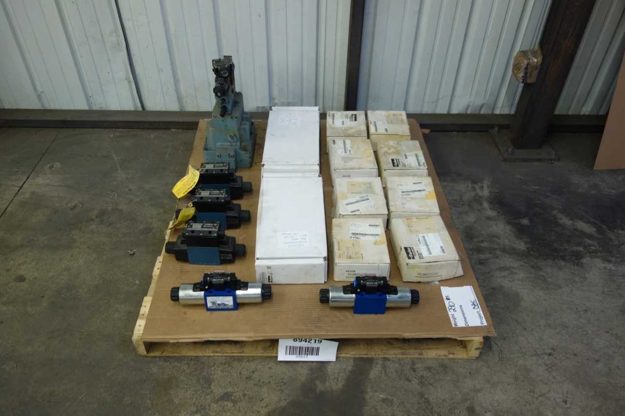 PALLET OF ASSORTED HYDRAULIC DIRECTIONAL CONTROL VALVES - CONTROL VALVE