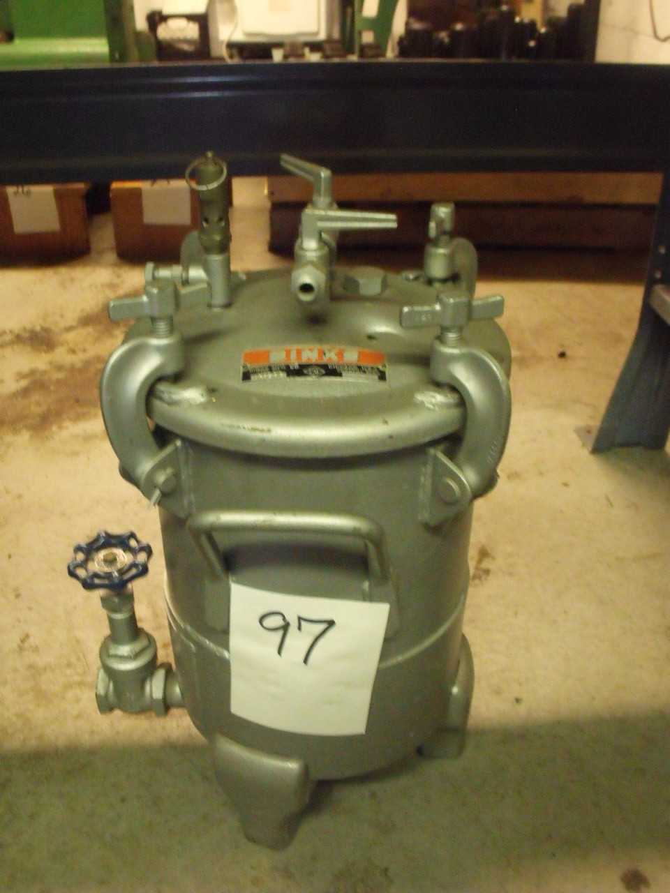 Binks Paint Pot D-5562 - MISCELLANEOUS
