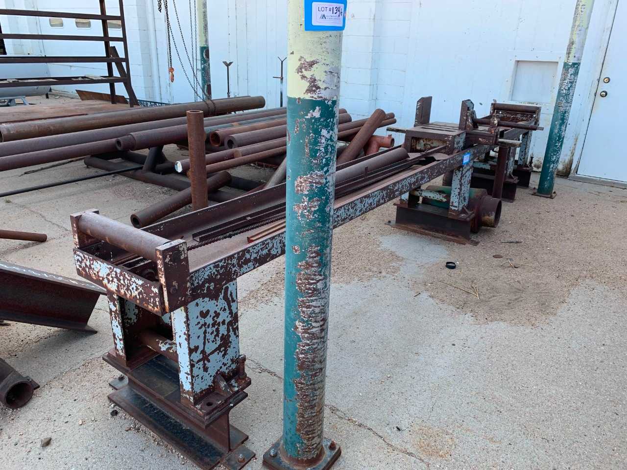 Vise with rolling table - INDUSTRIAL PARTS