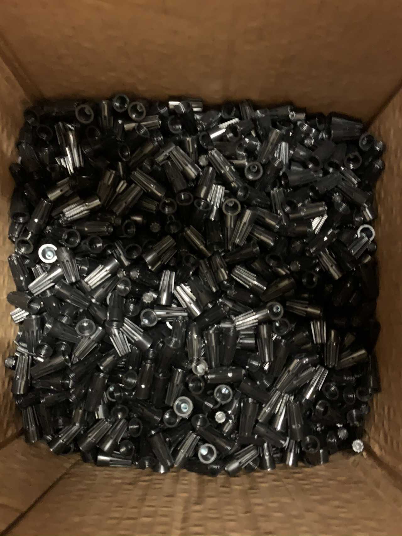 New - Lot of 5000 - Ideal Electrical 27-003 600V High Voltage Wire Nuts - ELECTRICAL COMPONENTS