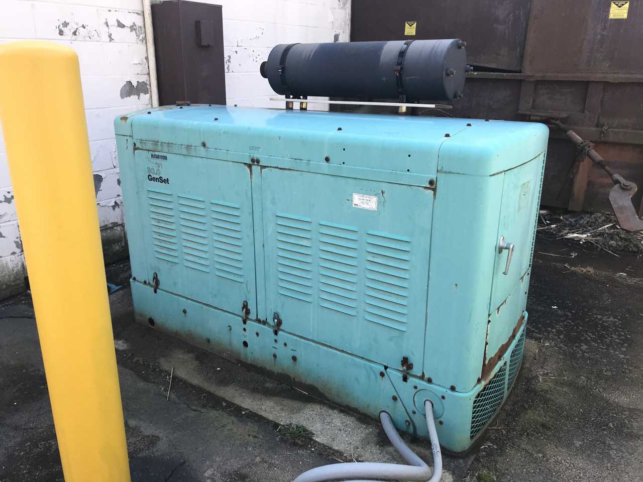 ONAN 30 0EK GENERATOR W/ ONAN TRANSFER SWITCH - STANDBY POWER GENERATOR