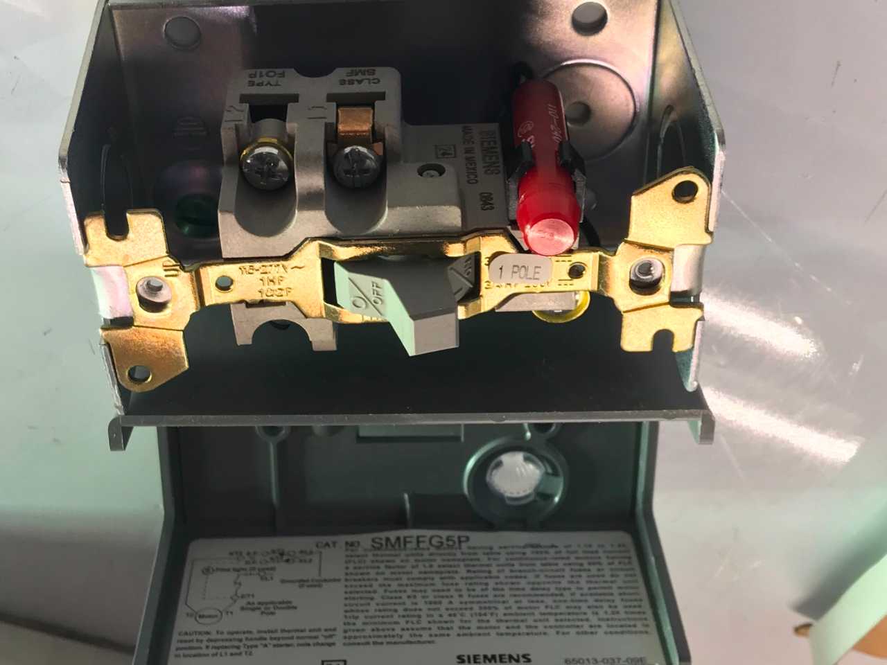 SIEMENS/ SQUARE D MANUAL STARTERS - ELECTRICAL COMPONENTS