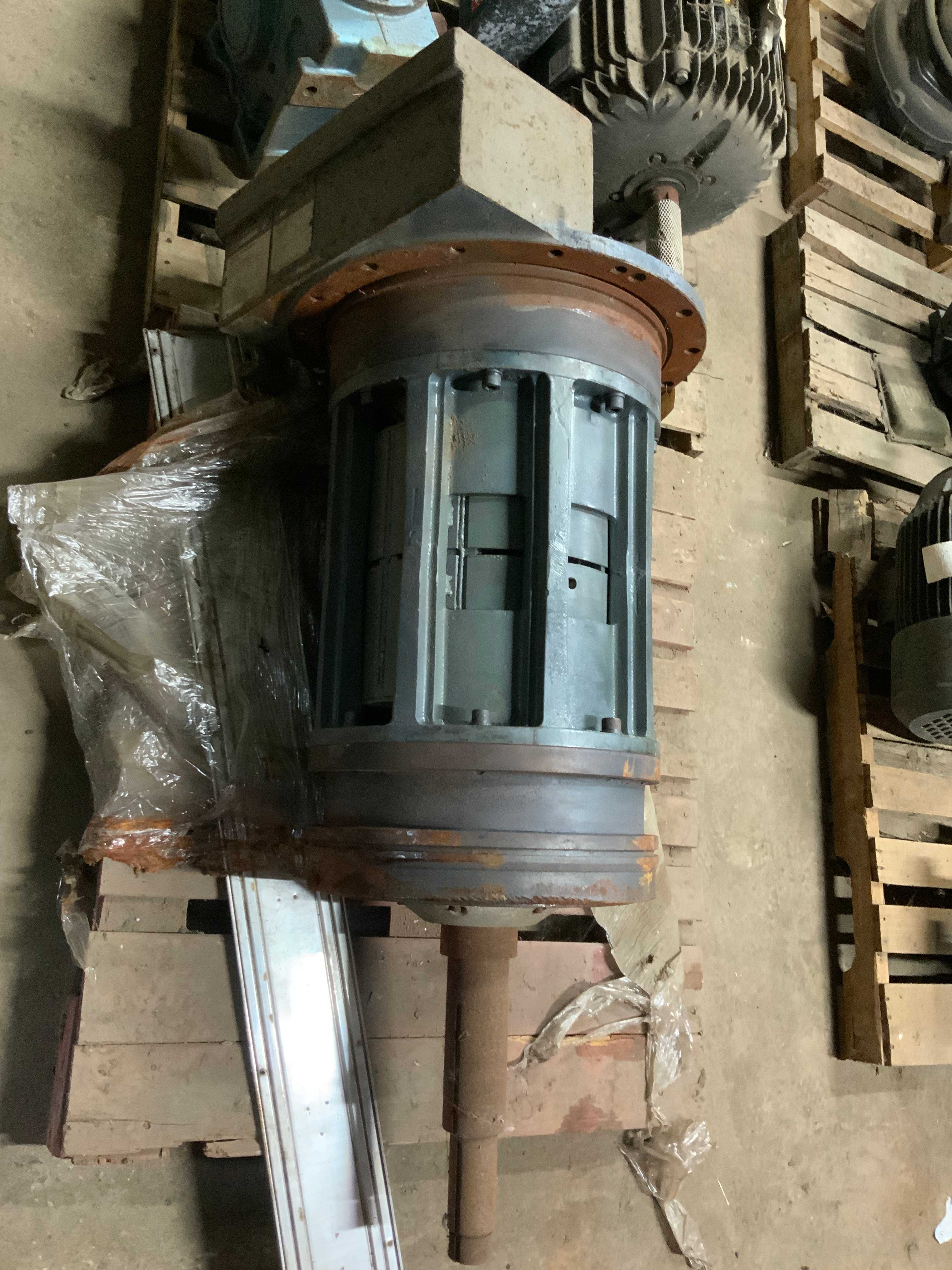 TRANE CENTRAVAC 350HP ELECTRIC MOTOR - ELECTRIC MOTORS
