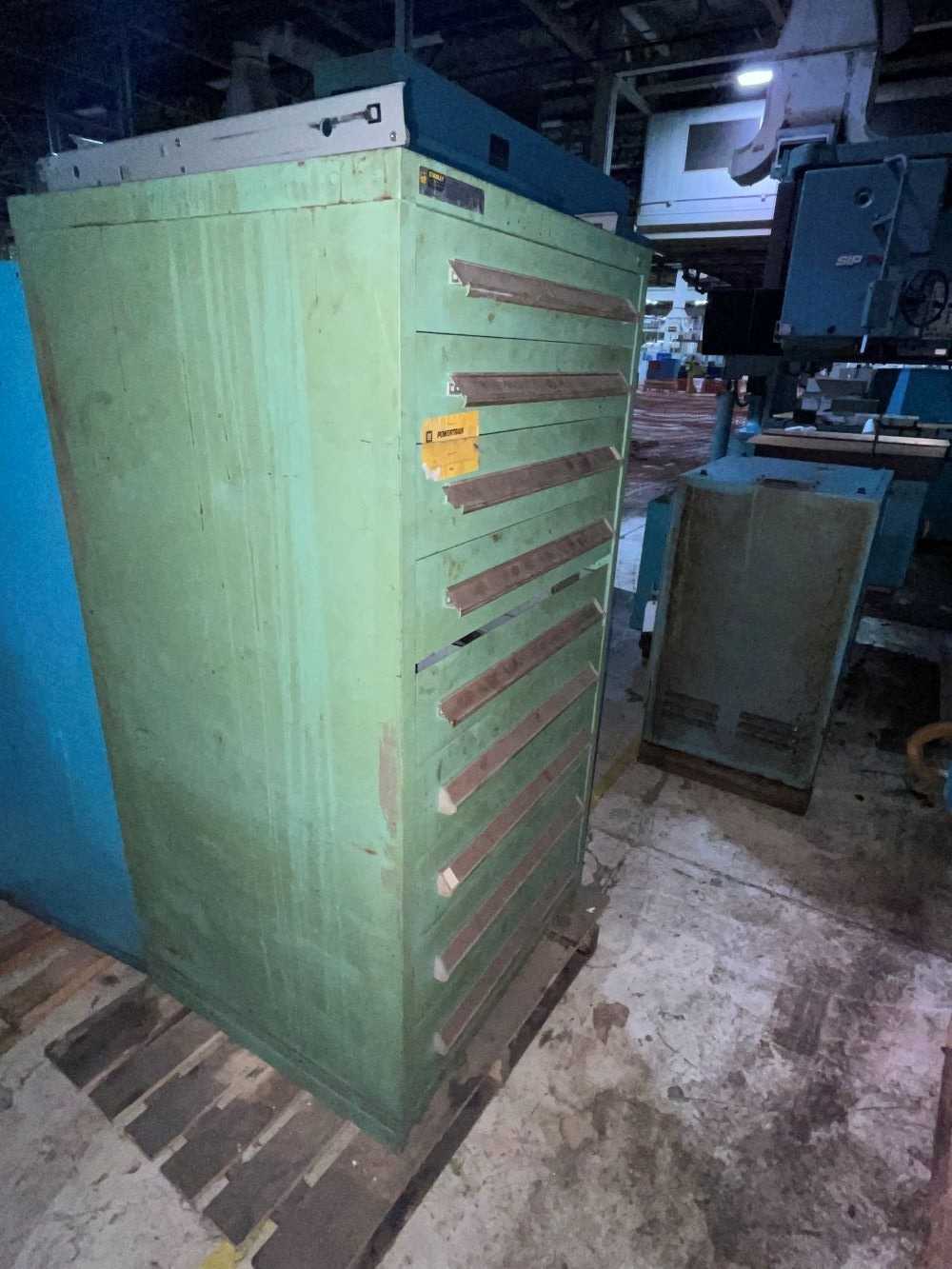 Cabinet - TOOL STORAGE