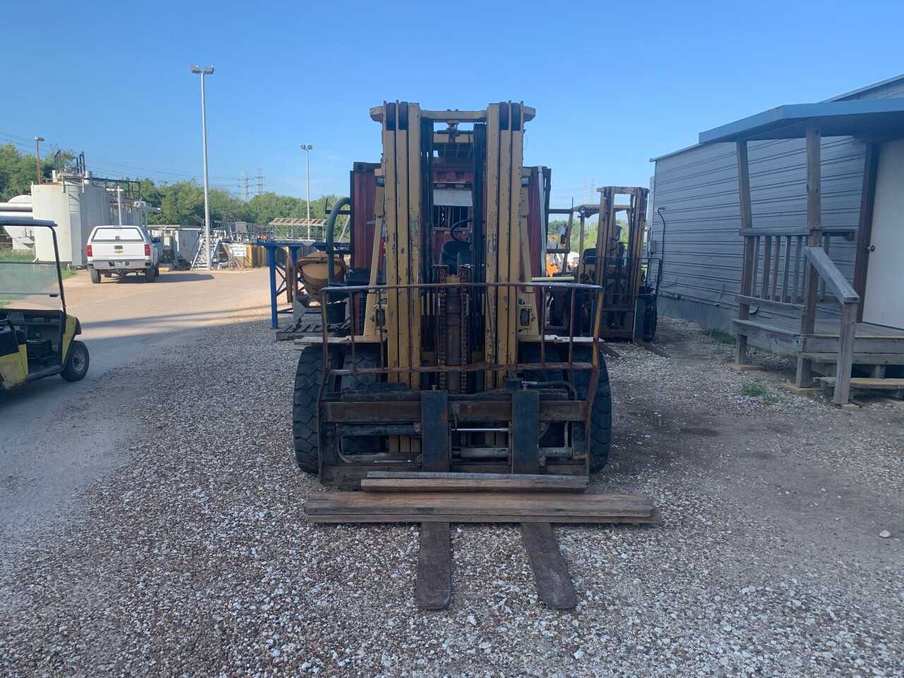 Caterpillar DPL40 T Forklift - FORKLIFTS