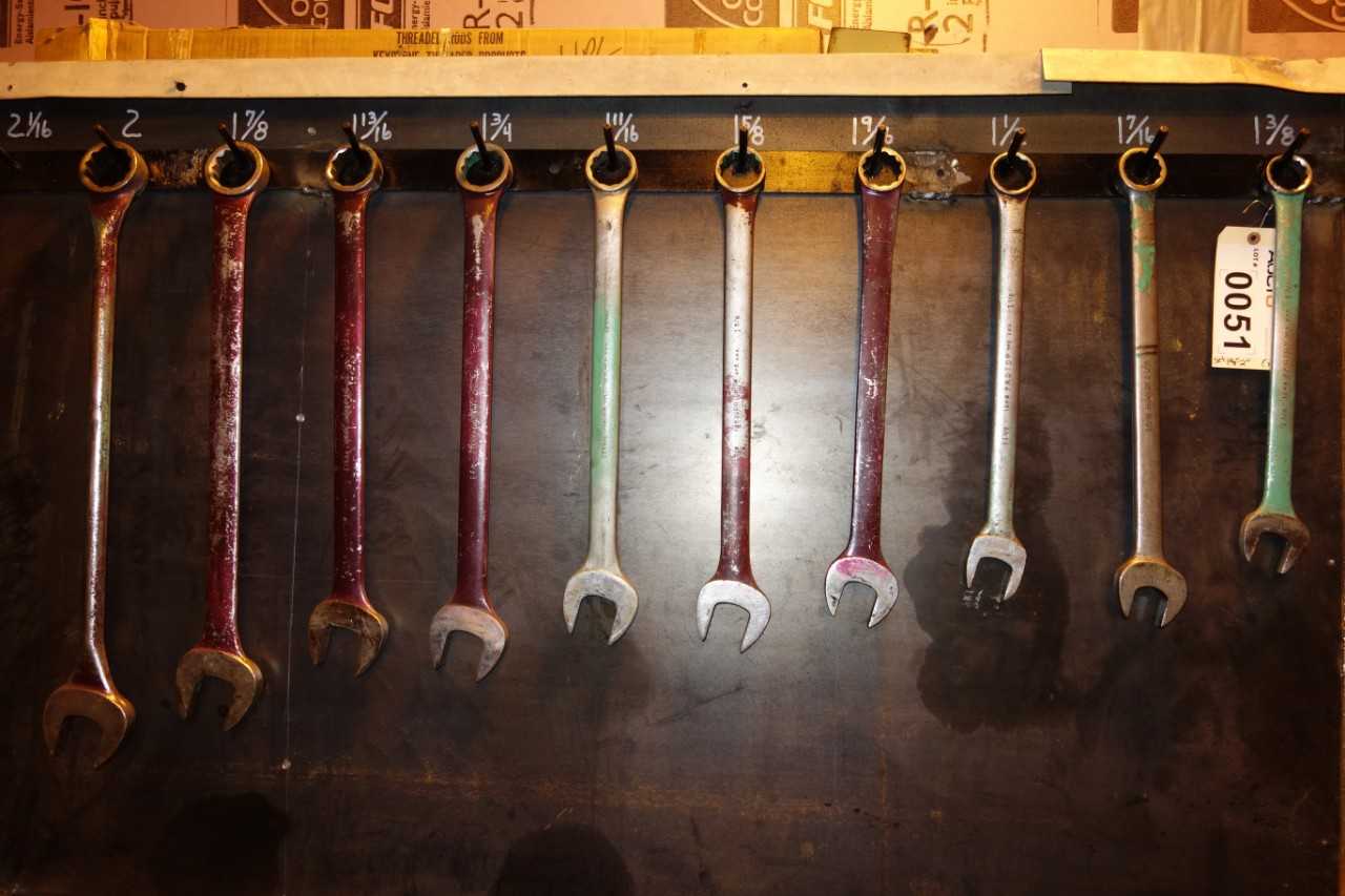 LOT OF 10 COMBINATION WRENCH SET, 1-3/8IN TO 2IN - HAND TOOLS