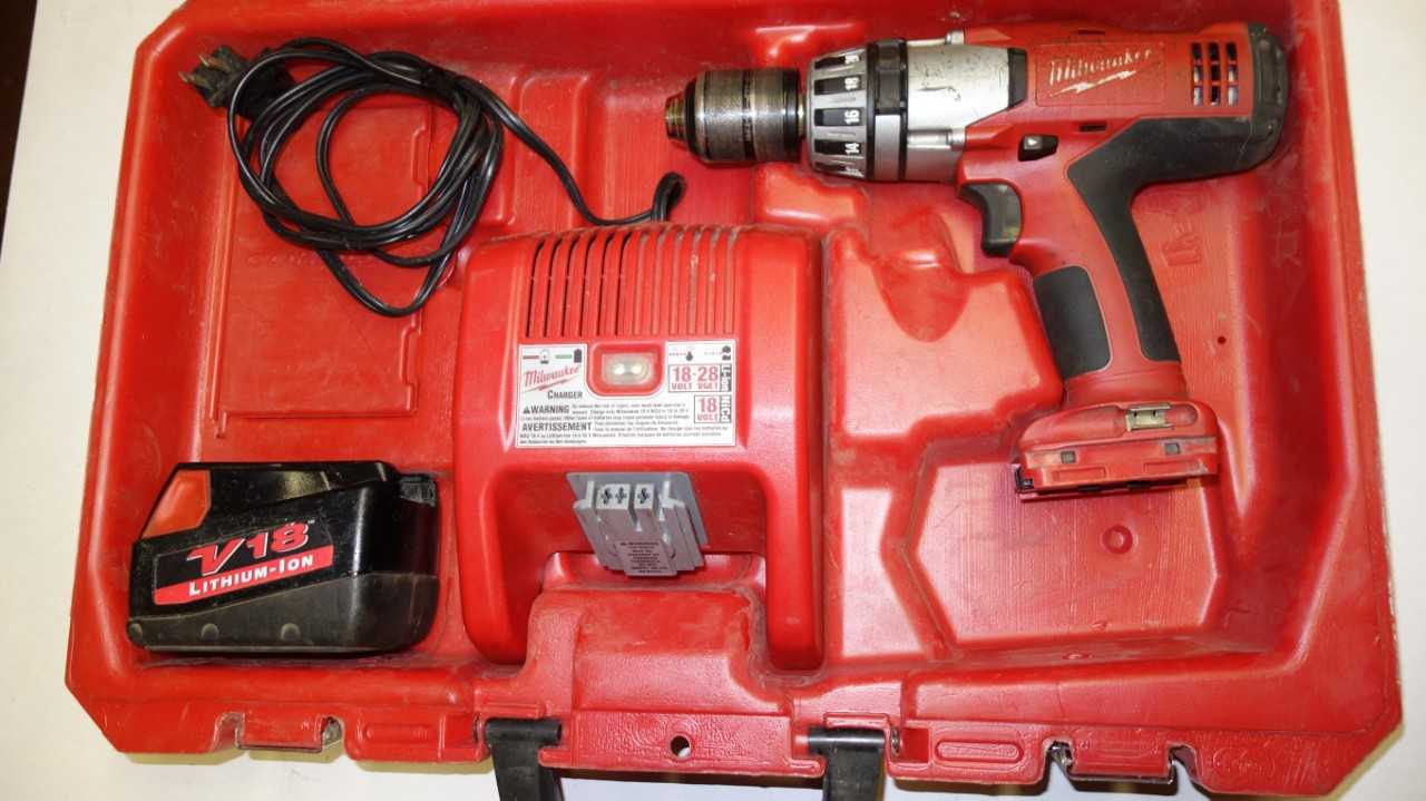 MILWAUKEE 0824-20 V18 CORDLESS HAMMER DRILL W/ CHARGER - ELECTRIC POWER TOOLS