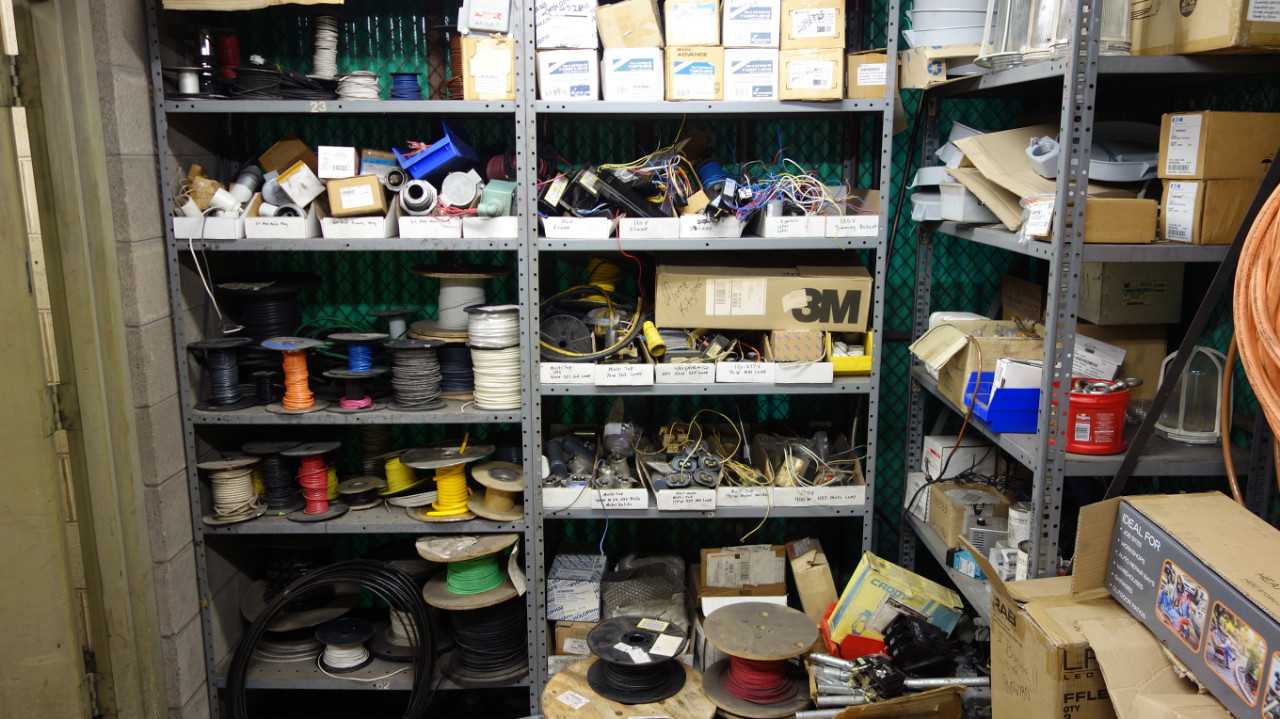 CONTENTS OF ROOM, ASSORTED ELECTRICAL MRO, LIGHTING - ELECTRICAL COMPONENTS