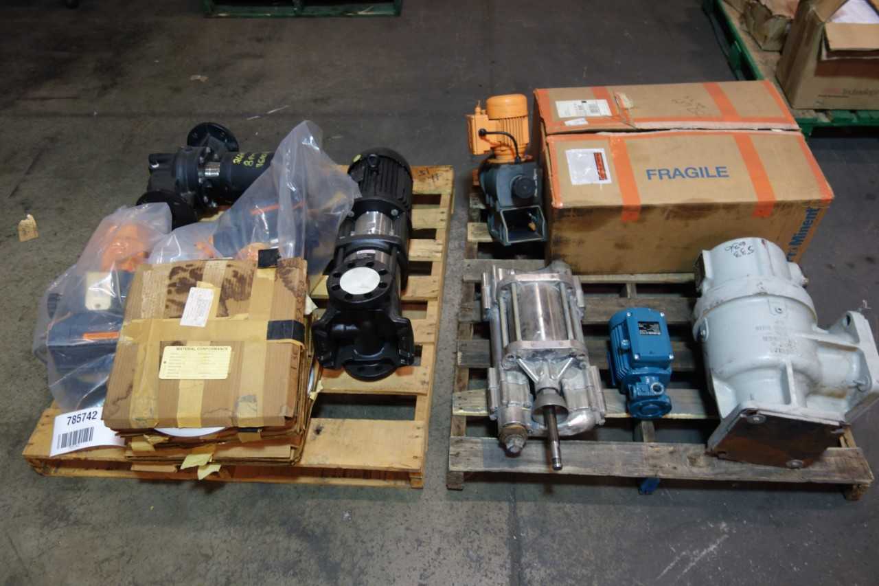 2 PALLETS OF ASSORTED PUMPS AND PUMP ACCESSORIES - PUMPS