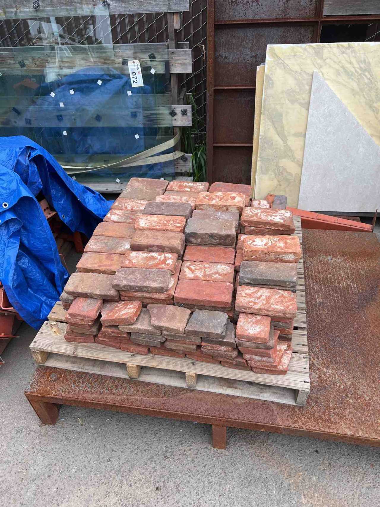 Lot of Bricks - MATERIAL HANDLING