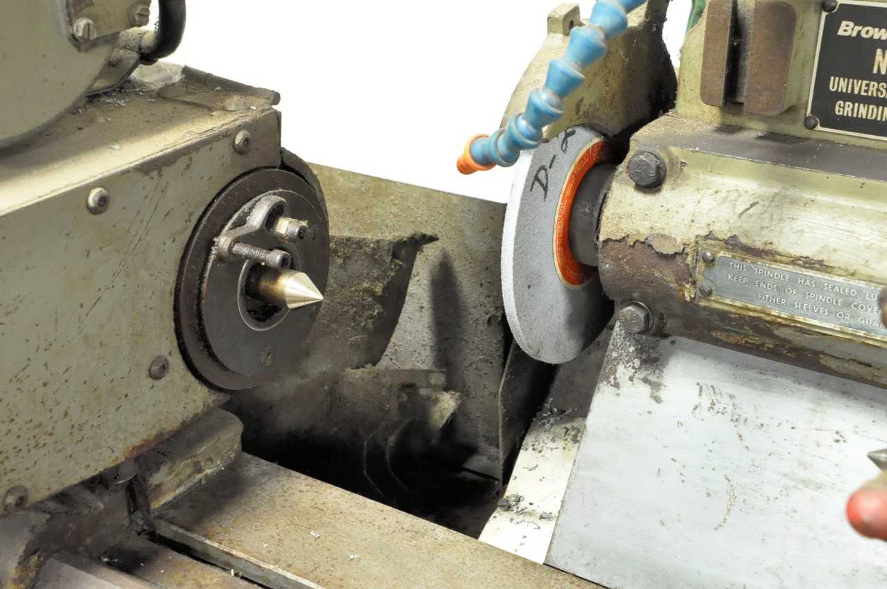 Brown and Sharpe No 13 Universal Grinder - GRINDING MACHINES