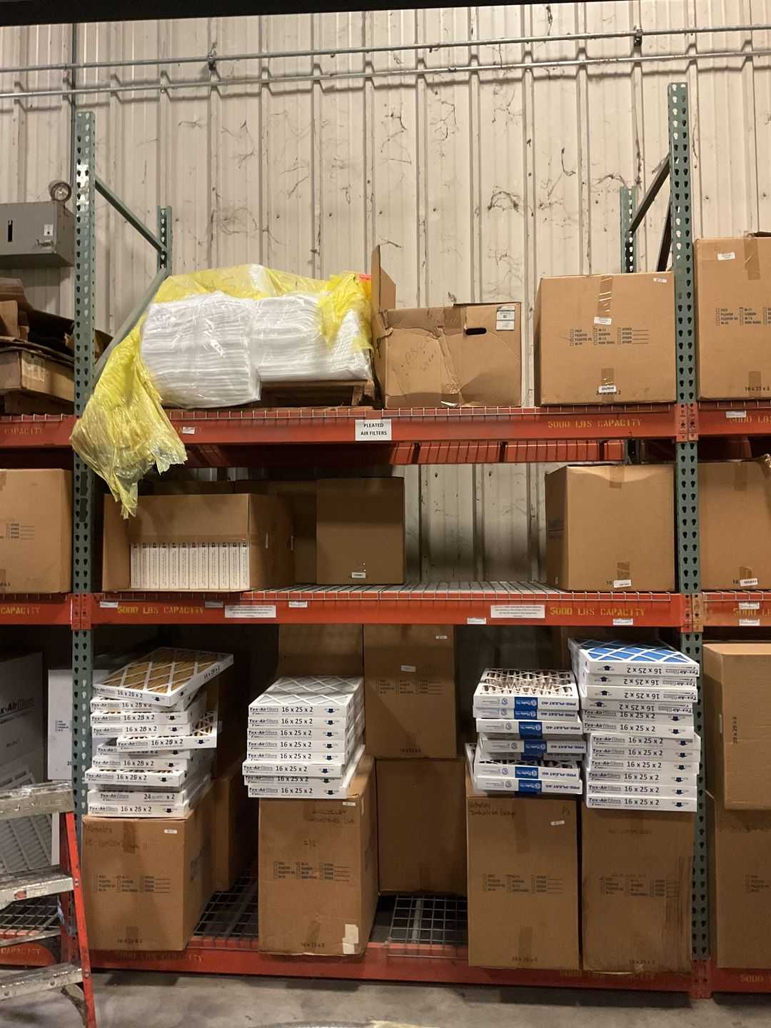 LOT OF AIR FILTERS - AIR FILTER ELEMENTS