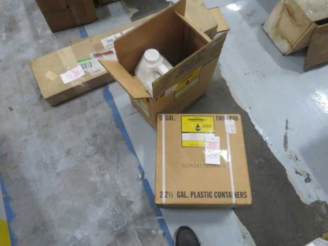 Enerpac Oil, new, (lot) - MISCELLANEOUS