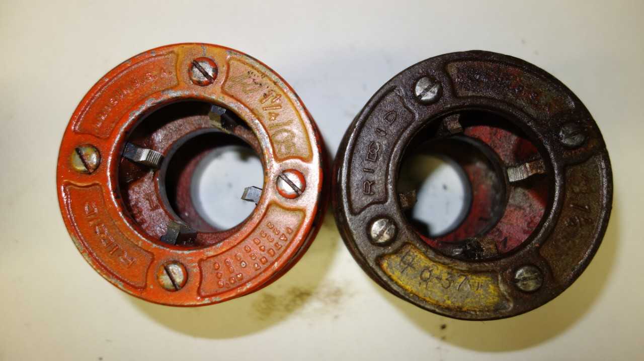 LOT OF 2 RIDGID 1-1/4 IN DIE HEADS - ELECTRIC POWER TOOLS