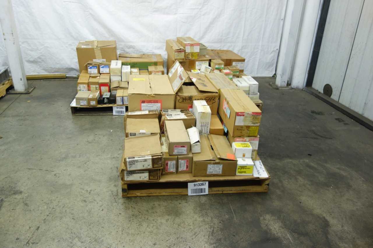3 PALLETS OF ASSORTED ELECTRICAL LIGHTING AND OTHER REPLACEMENT PARTS - ELECTRICAL COMPONENTS