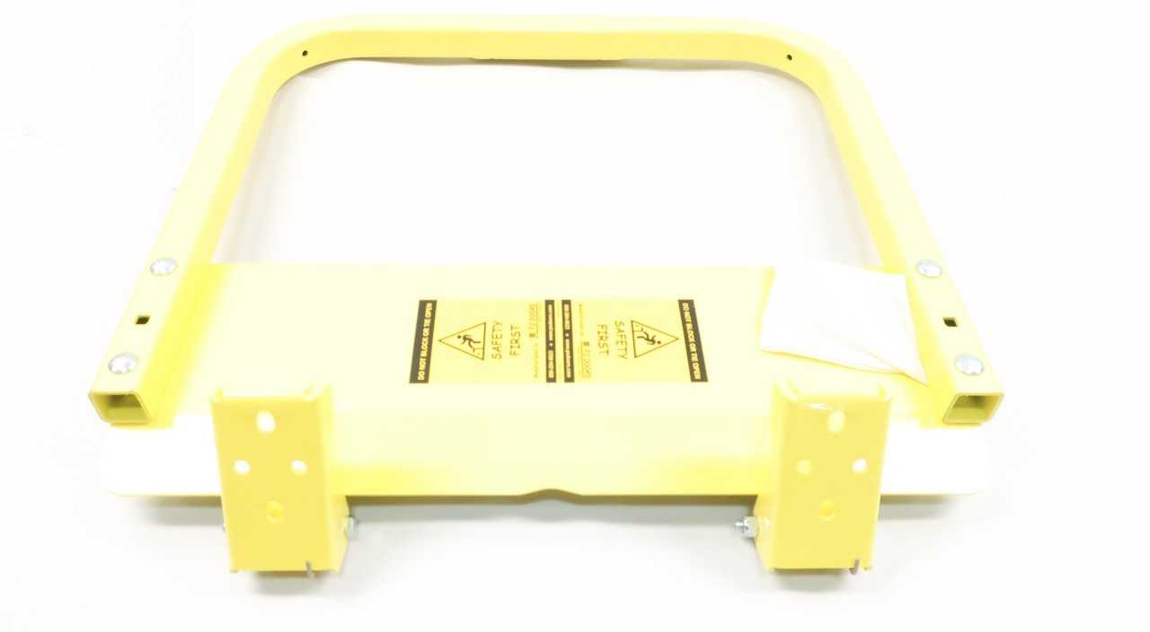 LOT OF 5 PS DOORS YELLOW SAFETY GATE - SAFETY EQUIPMENT LOT OF 5 PS DOORS YELLOW SAFETY GATE - SAFETY EQUIPMENT