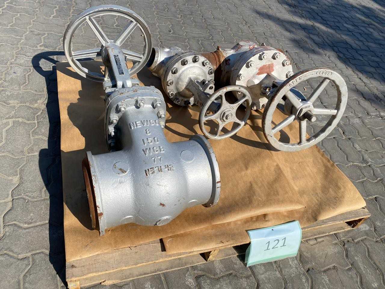 LOT OF 3 GATE VALVES - VALVES
