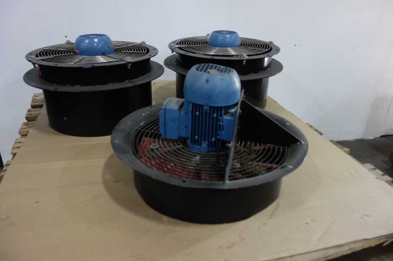 LOT OF ASSORTED AAA INDUSTRIAL FANS - MATERIAL HANDLING