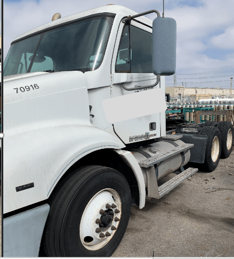 2009 Freightliner TATR Tractor - BUSES