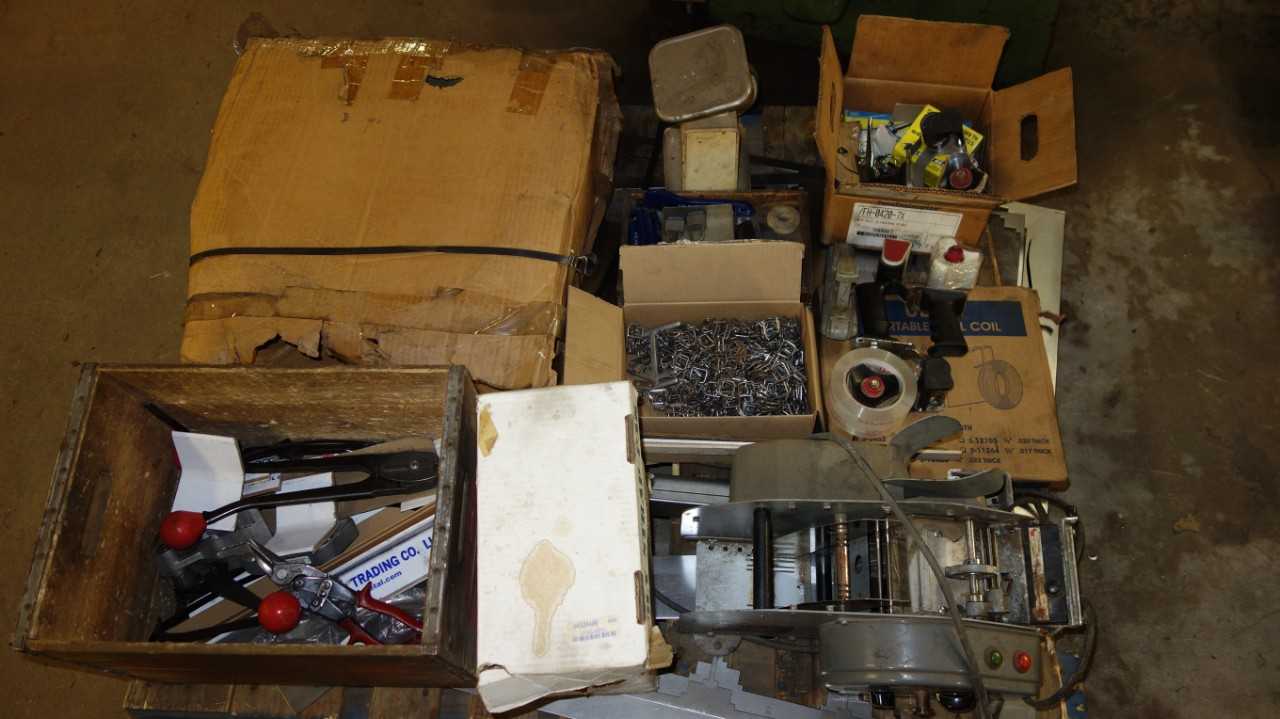 1 PALLET OF ASSORTED PACKAGING SUPPLIES, BANDING WHEEL STRAPS, CUTTERS, KNIVES, TAPE DISPENSERS, HANSON SCALE, DUET - PACKAGING