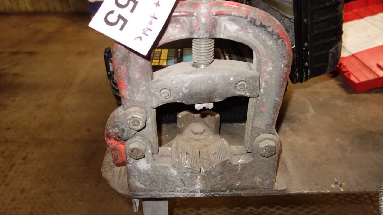 HEAVY DUTY STEEL 48 IN 94 IN 36 IN WORK TABLE WITH PIPE VISE - PLANT & FACILITY