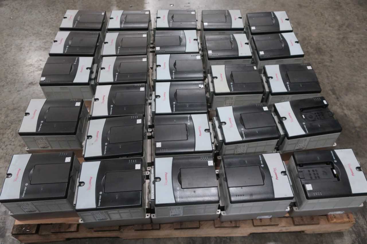1 PALLET OF ALLEN BRADLEY POWERFLEX 70 MOTOR DRIVES - MOTOR DRIVES