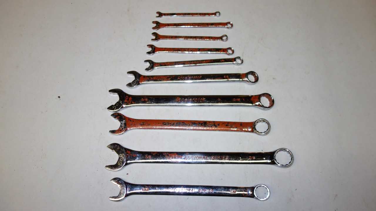 LOT OF 10 ASSORTED ACCELERATOR COMBINATION WRENCHES - HAND TOOLS