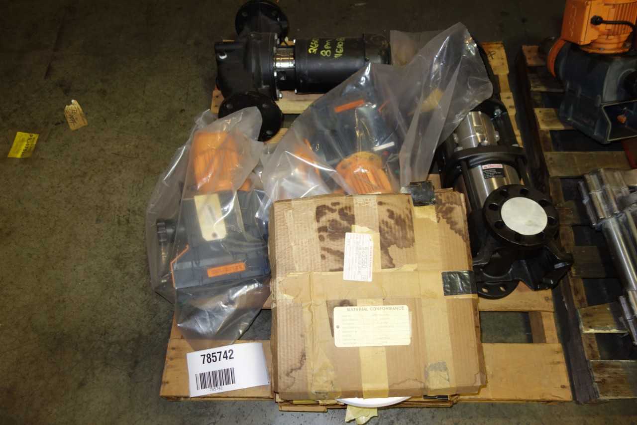 2 PALLETS OF ASSORTED PUMPS AND PUMP ACCESSORIES - PUMPS