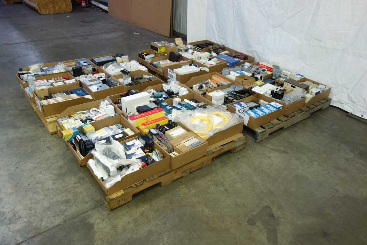 4 PALLETS OF ASSORTED ELECTRICAL CONTROLS - ELECTRICAL COMPONENTS