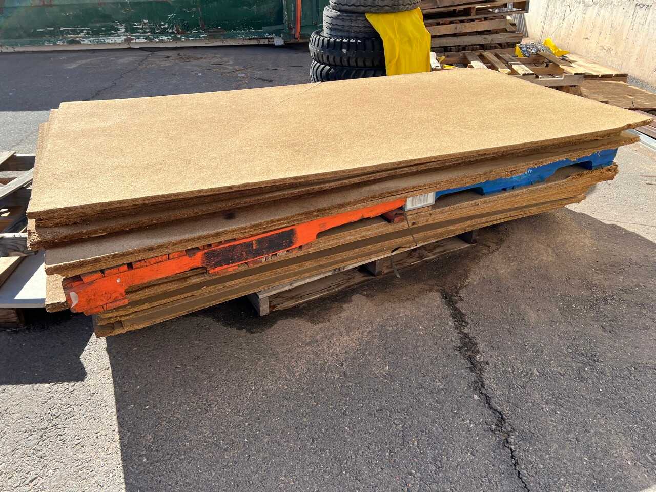 APPROX 170 PLYWOOD SHEETS 48IN X 96IN (NEW MEXICO) - MATERIAL HANDLING