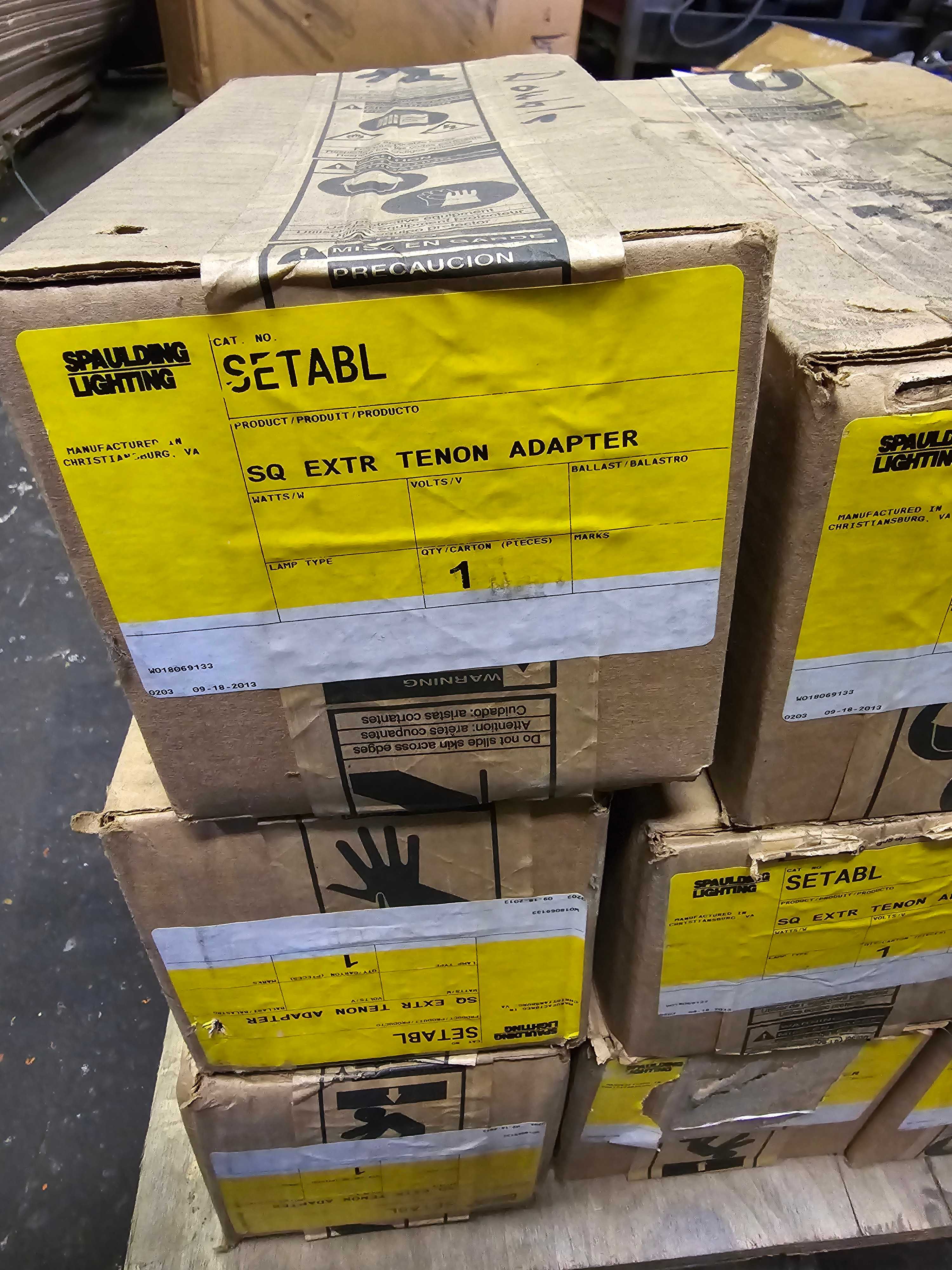 LOT OF SPAULDING LIGHTING SETABL SQ EXTR TENON ADAPTERS - QTY 20 - INDUSTRIAL PARTS
