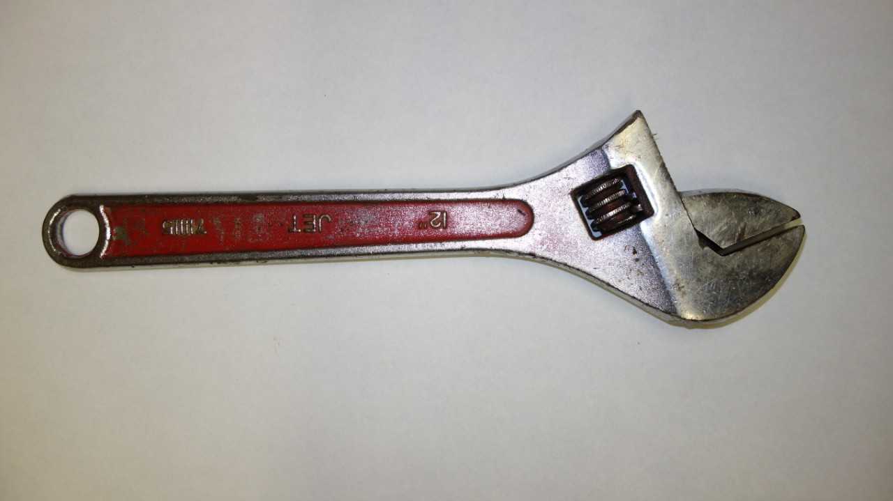 LOT OF 5 ASSORTED ADJUSTABLE CRESCENT WRENCHES - HAND TOOLS