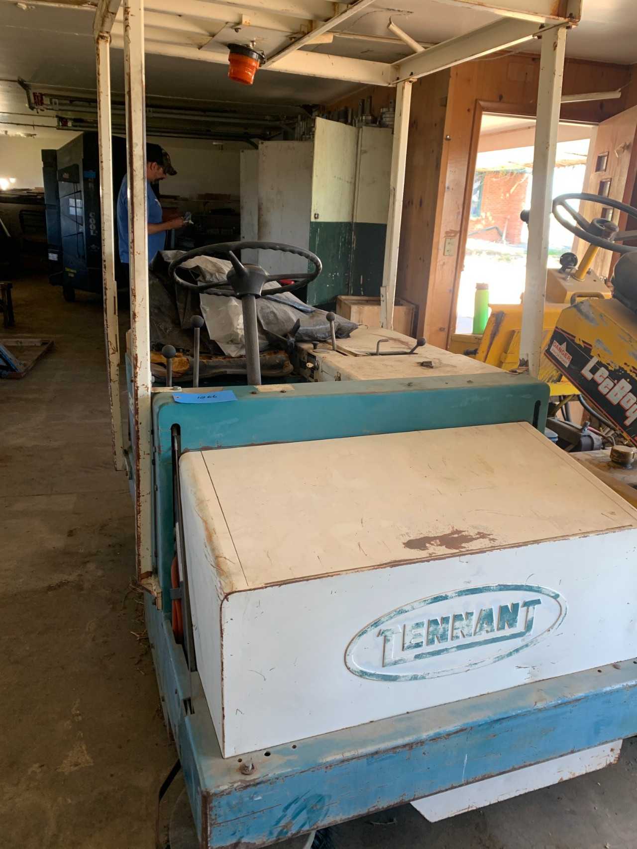 Tennent 220 Sweeper - PLANT & FACILITY