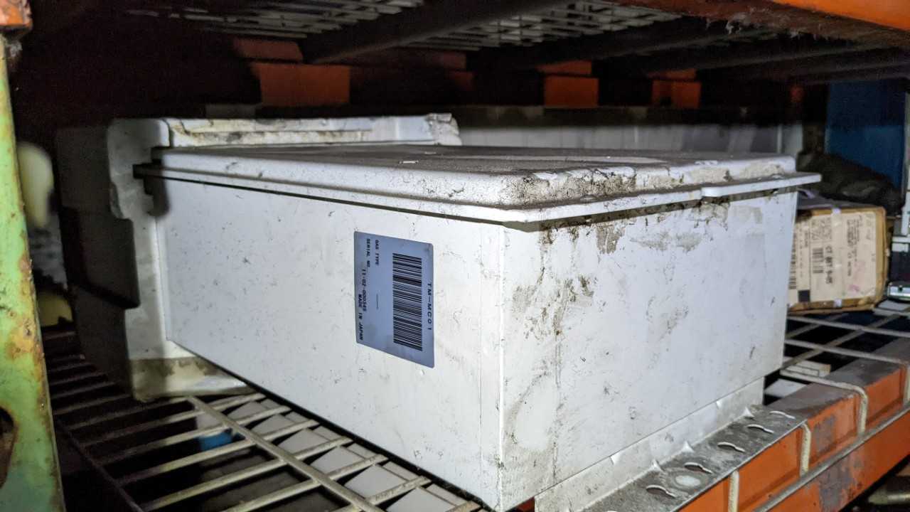 Contents on rack with 3 Loadmate LM 05, Ingersoll air intake filter 39708466 - SHELVING