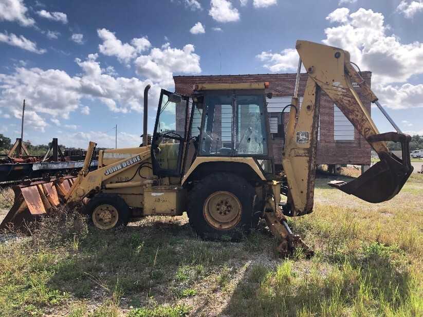 John Deere 410D - LOADERS