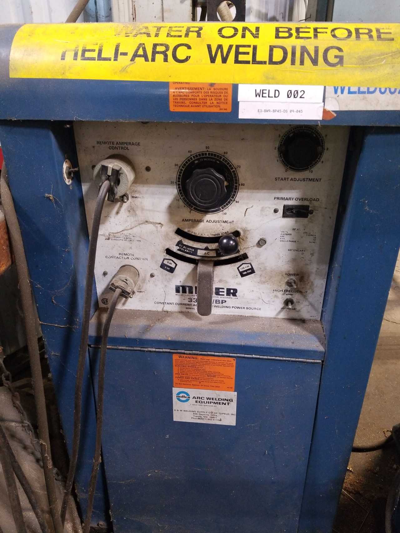 MILLER ARC WELDER WITH COOLMATE 4 WATER COOLANT SYSTEM - WELDING EQUIPMENT