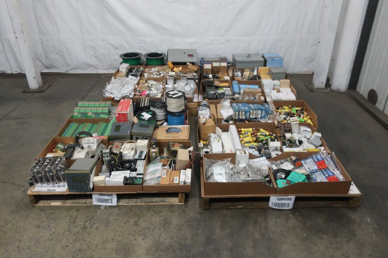 4 PALLETS OF ASSORTED ELECTRICAL COMPONENTS AND HARDWARE - ELECTRICAL COMPONENTS