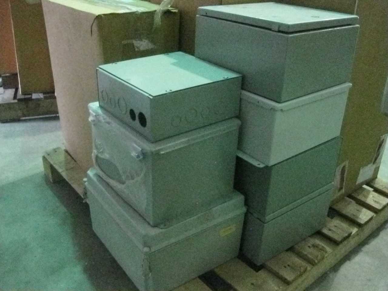 MIXED LOT OF HOFFMAN STAINLESS STEEL ENCLOSURES ( QTY. 12 ) - ELECTRICAL COMPONENTS