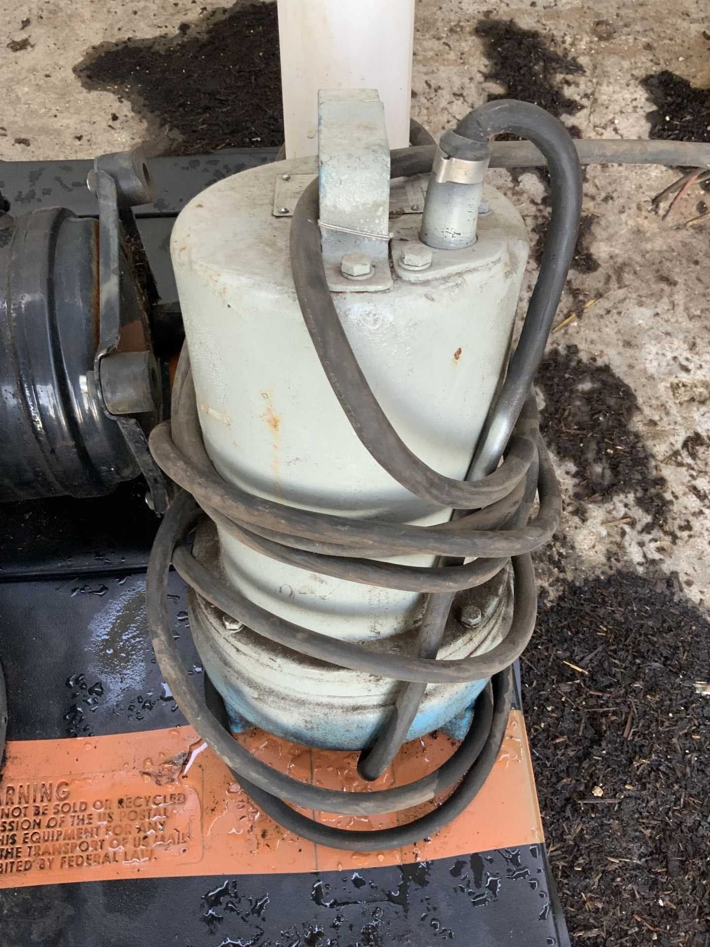 QTY 2 - SUBMERSIBLE PUMP - SUBMERSIBLE PUMP