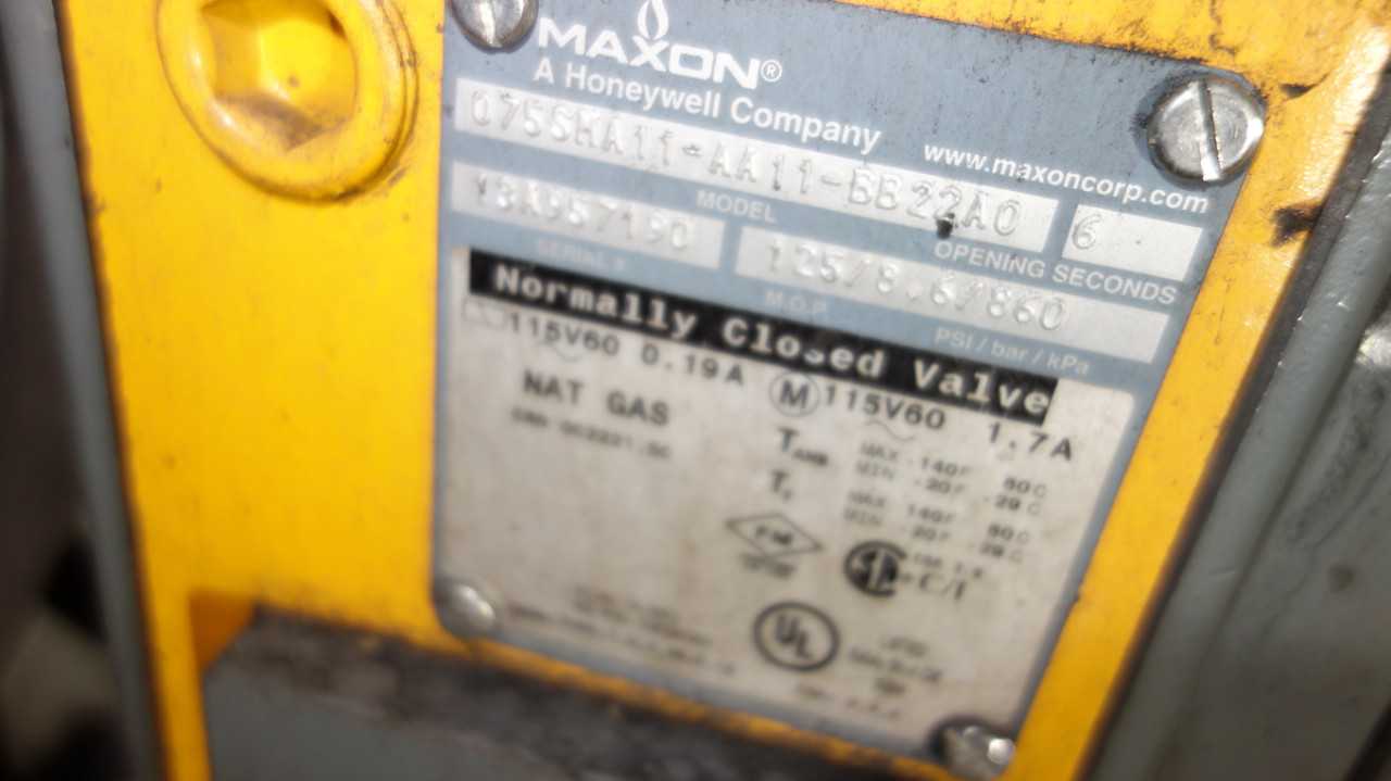 LOT OF 4 MAXON 5000 GAS SHUT OFF VALVES 3/4" 120V - VALVES