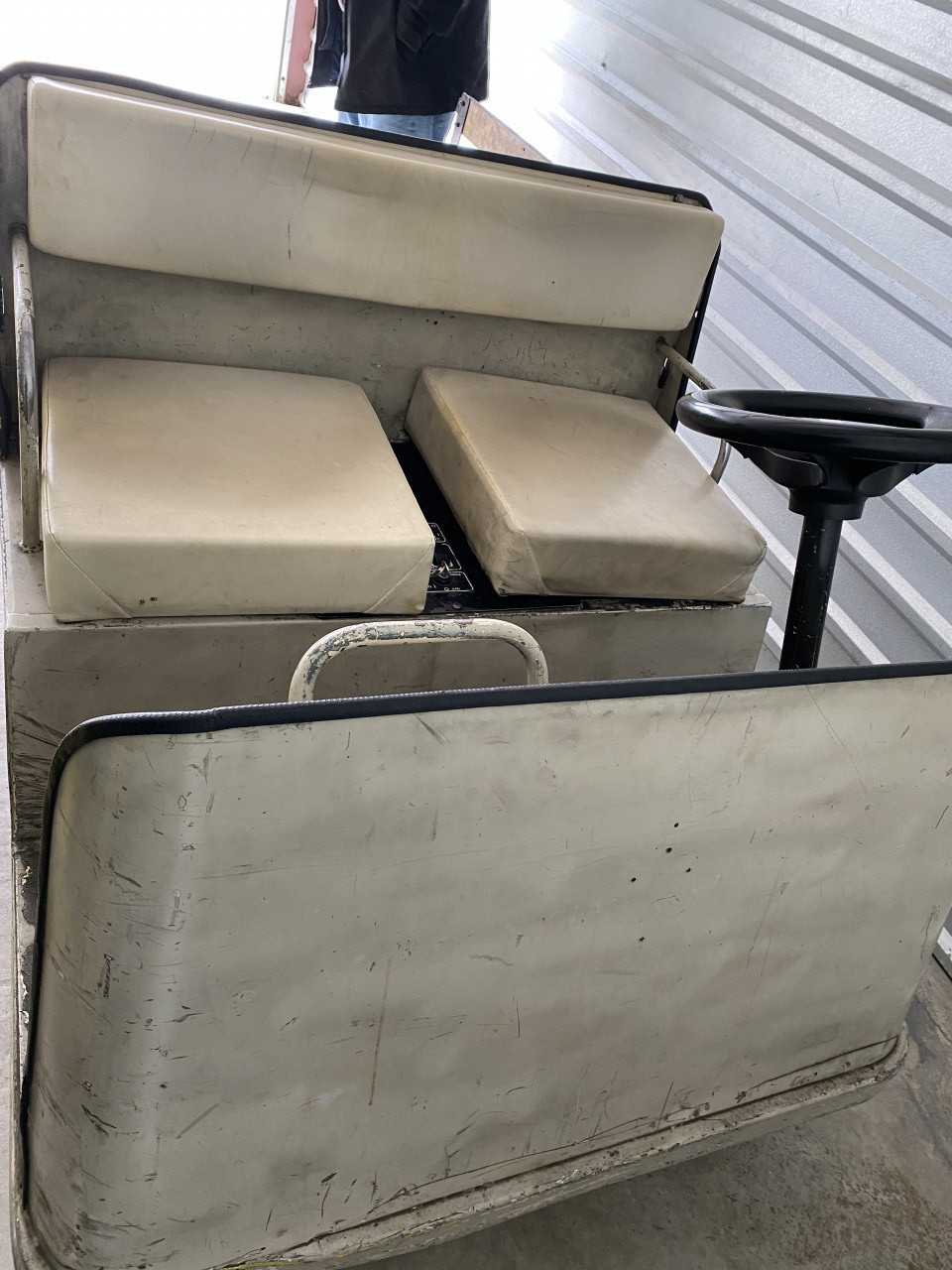 Taylor Dunn B-125 - MATERIAL HANDLING