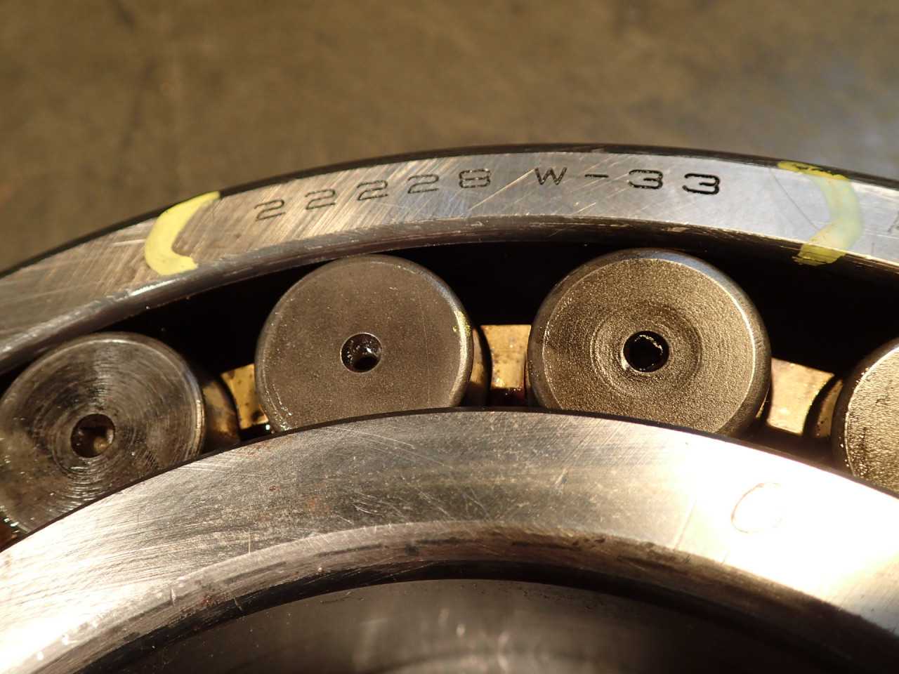 Torrington 22228 W33 Spherical Roller Bearing: 250mm OD 140mm ID 68mm Thick - BEARINGS
