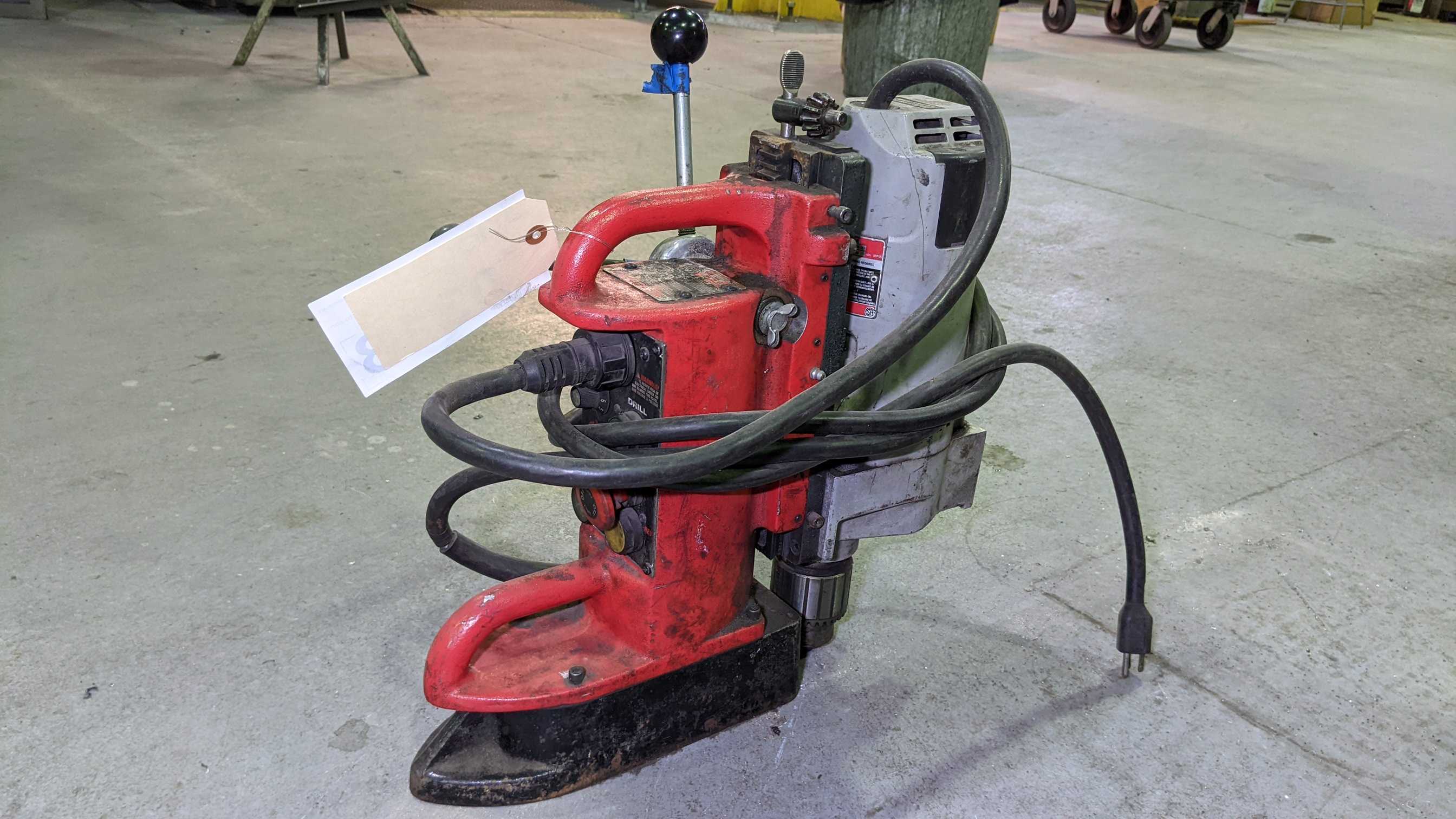 MILAUWKEE MAGNETIC DRILL PRESS - DRILLING MACHINES