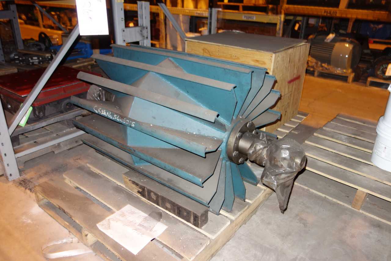 CONTENTS OF 4 UPRIGHT RACKING SECTIONS, WIRE - INDUSTRIAL PARTS