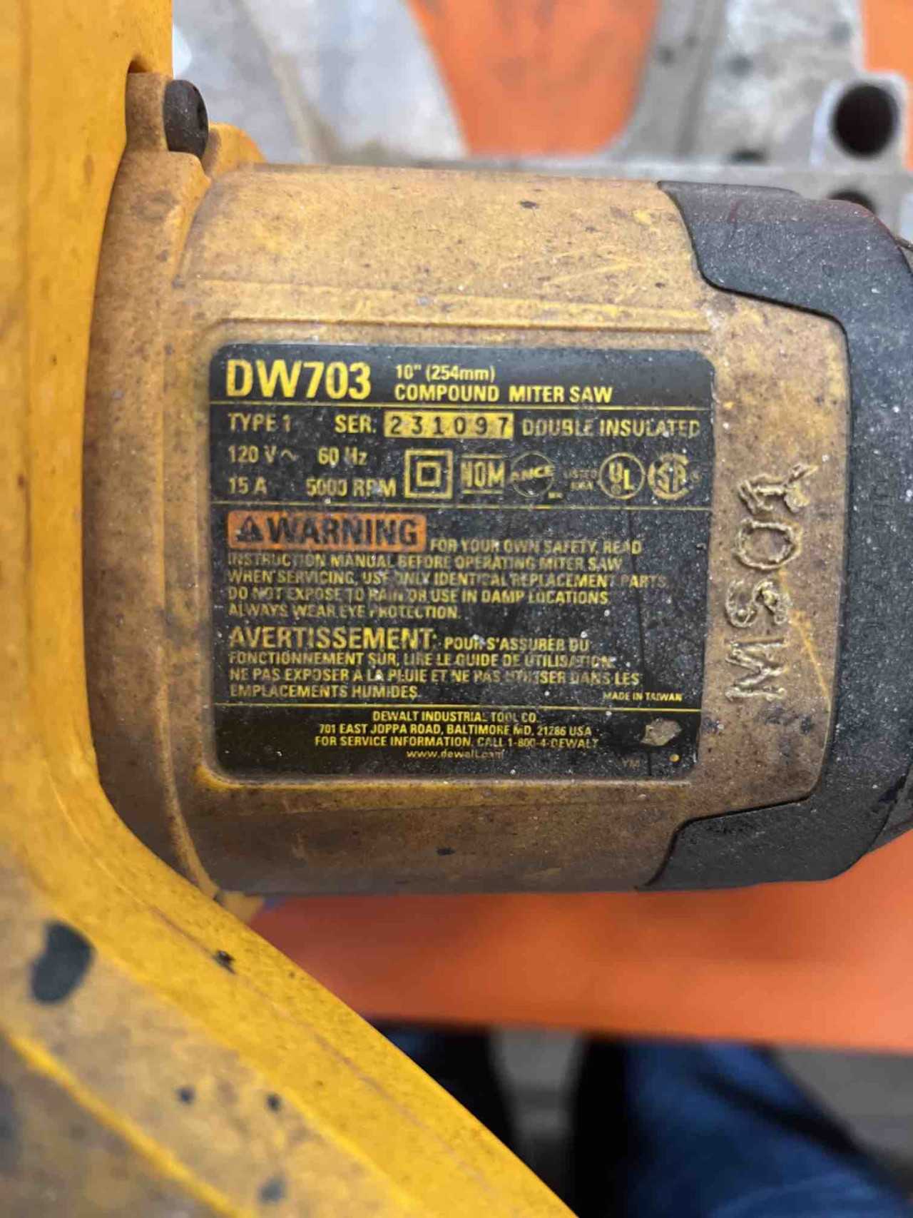 Dewalt Compound Miter Saw 10” - MATERIAL HANDLING
