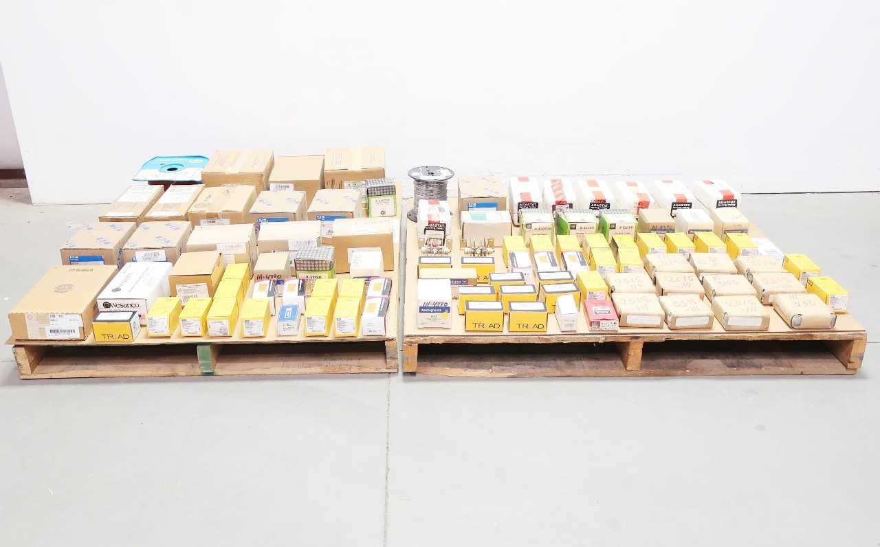 2 PALLETS RELAYS, CIRCUIT BREAKERS, RECEPTACLES, ELECTRICAL - CIRCUIT BREAKERS
