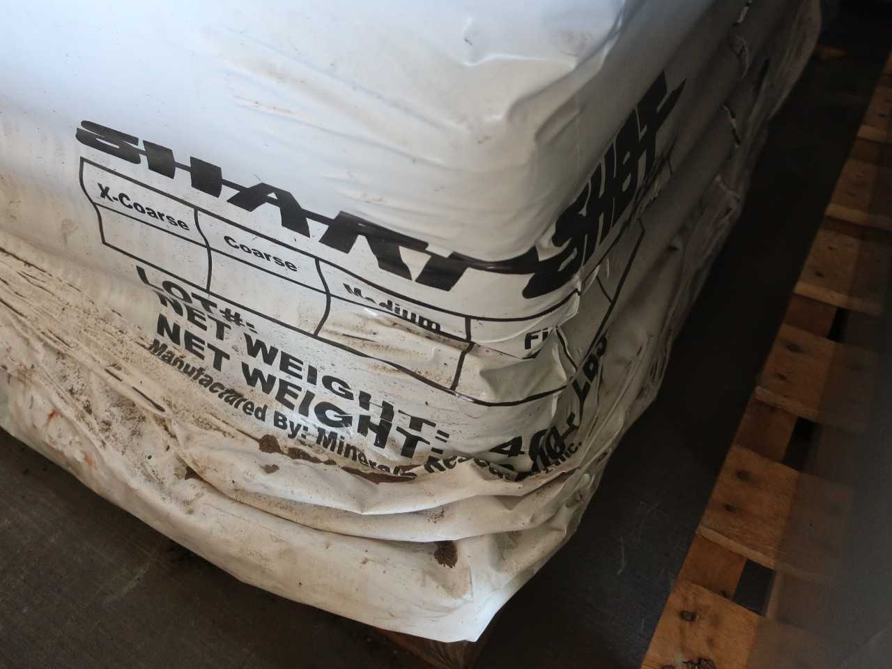 Lot of 3 pallets of monolithic concrete in 25lb bags (2x Sharpshot, 1x Resco EZ Cast 2800) - ELECTRIC POWER TOOLS