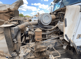 2005 KENWORTH T800B READYMIX CONCRETE TRUCK - HYDRO EXCAVATOR TRUCKS