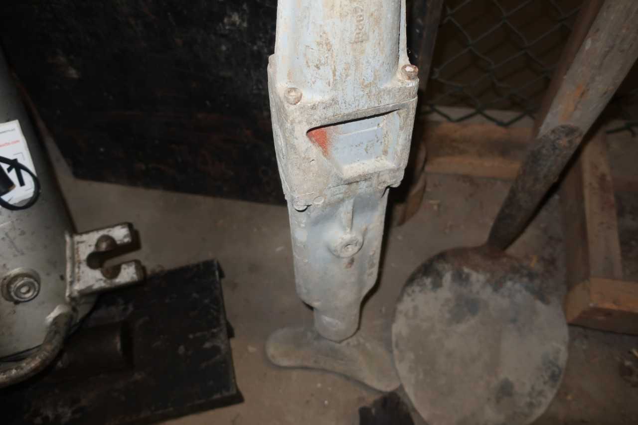 FASTMENT HYDRAULIC POLE PACKER - ELECTRIC POWER TOOLS